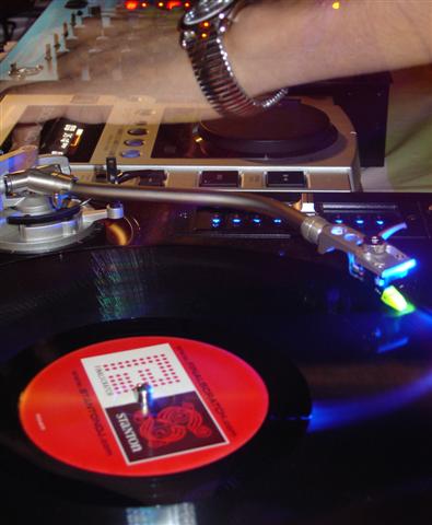 בחירת תקליטן מקצועי לאירוע