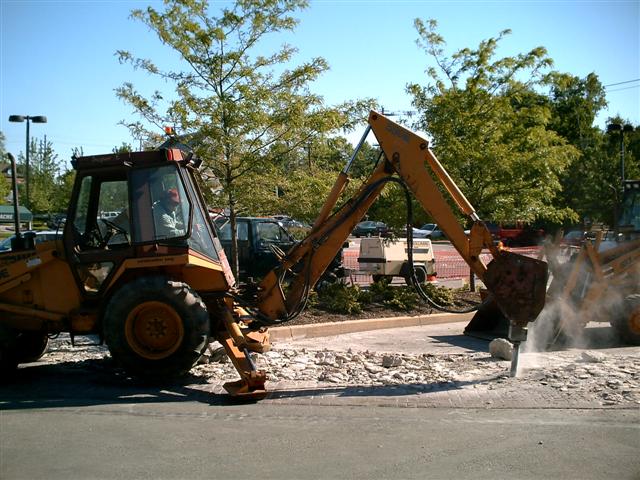 מיני מחפרון או בובקט?